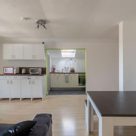 Lovely Spacious 3Room Loft Under Roof-100M2-Touristarea Rauth Extérieur photo